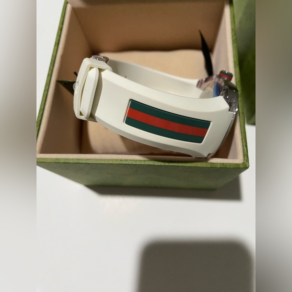 ***GUCCI***Gucci Sync YA137102 Men’s Watch
Case Material:  Stainless Steel - Picture 9 of 16